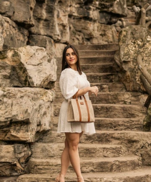 Дамска ежедневна чанта коняк CM6960 David Jones