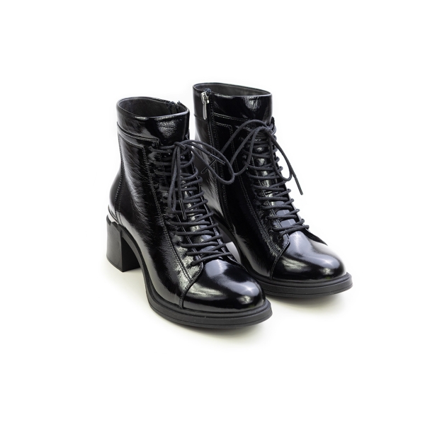 Дамски ежедневни боти от естествен лак черни 25585