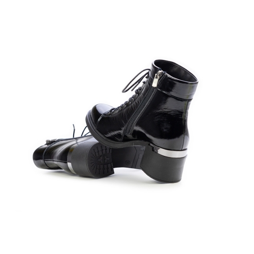 Дамски ежедневни боти от естествен лак черни 25585