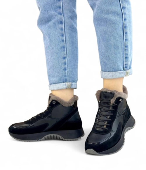 Дамски спортни боти в комбинация естествен велур и естествена кожа черни 157