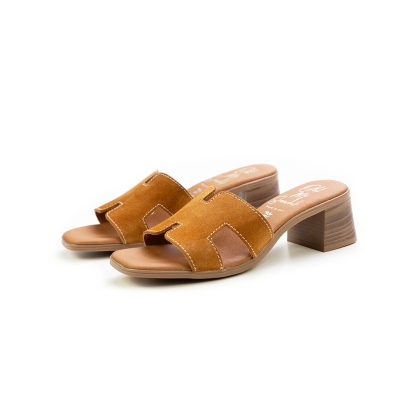 Дамски ежедневни чехли от естествен велур камел 5900 Oh My Sandals