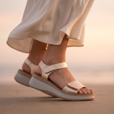 Дамски ежедневни сандали от естествена кожа в злато 5942 Oh My Sandals
