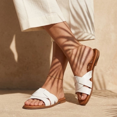 Дамски ежедневни чехли от естествена кожа в бяло 5805 Oh My Sandals