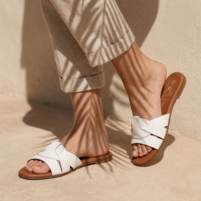 Дамски ежедневни чехли от естествена кожа в бяло 5805 Oh My Sandals