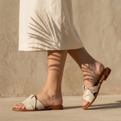 Дамски ежедневни чехли от естествена кожа бежови 5805 Oh My Sandals
