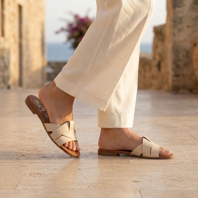 Дамски ежедневни чехли от естествена кожа бежови 5805 Oh My Sandals
