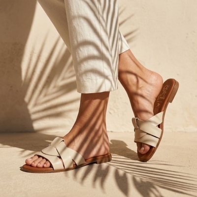 Дамски ежедневни чехли от естествена кожа бежови 5805 Oh My Sandals
